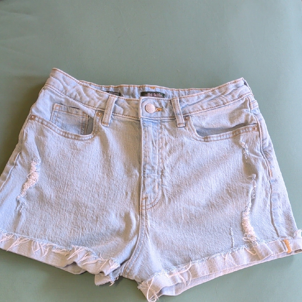 Wild Fable Light Blue Distressed Denim Shorts 2.5 Inseam Size 6